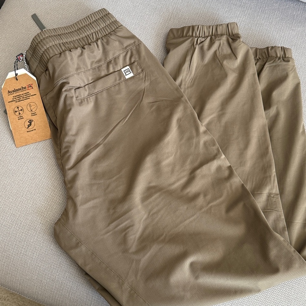 New Avalanche Eomens Strech Elastic Waist Pants Size M